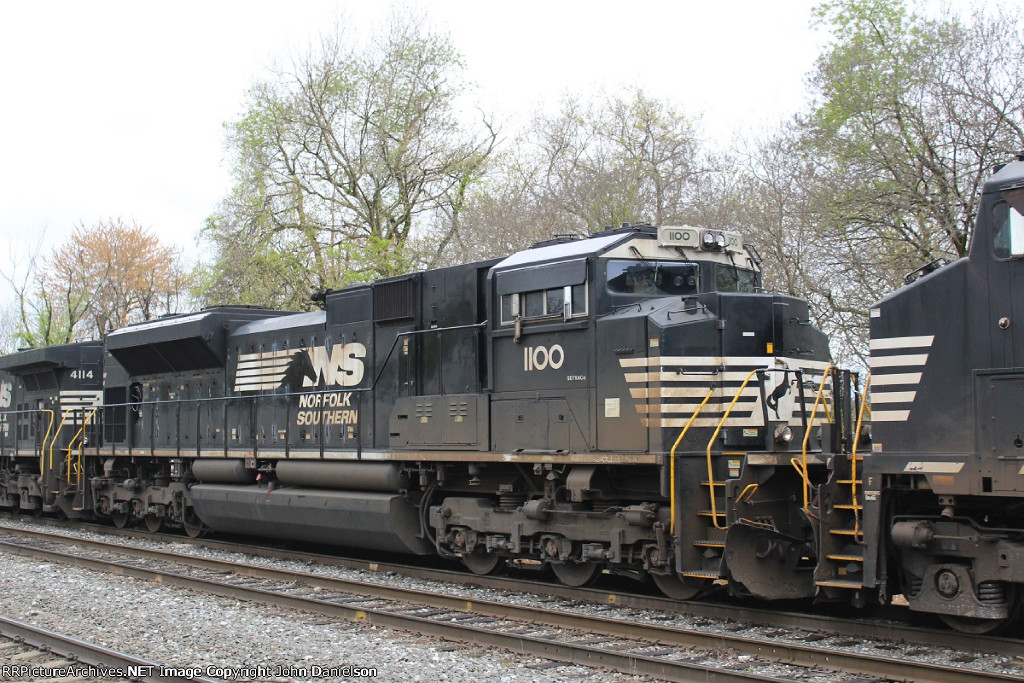 NS 1100